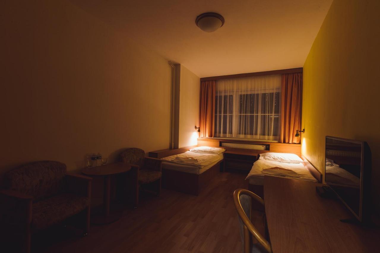 Hotel Annahof Domasov ภายนอก รูปภาพ