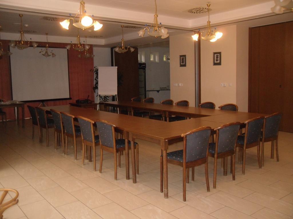 Hotel Annahof Domasov ภายนอก รูปภาพ