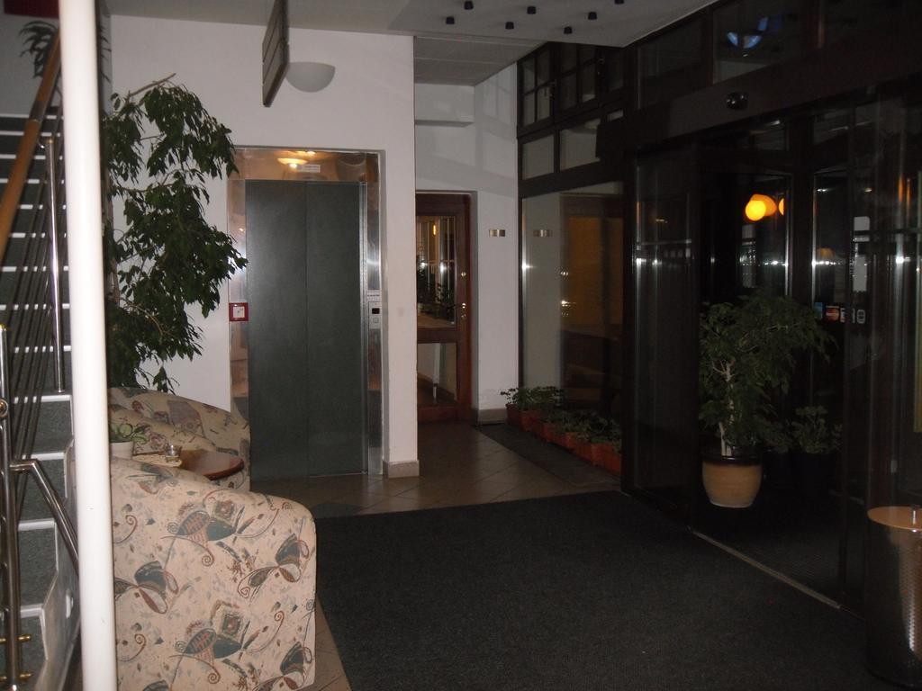 Hotel Annahof Domasov ภายนอก รูปภาพ