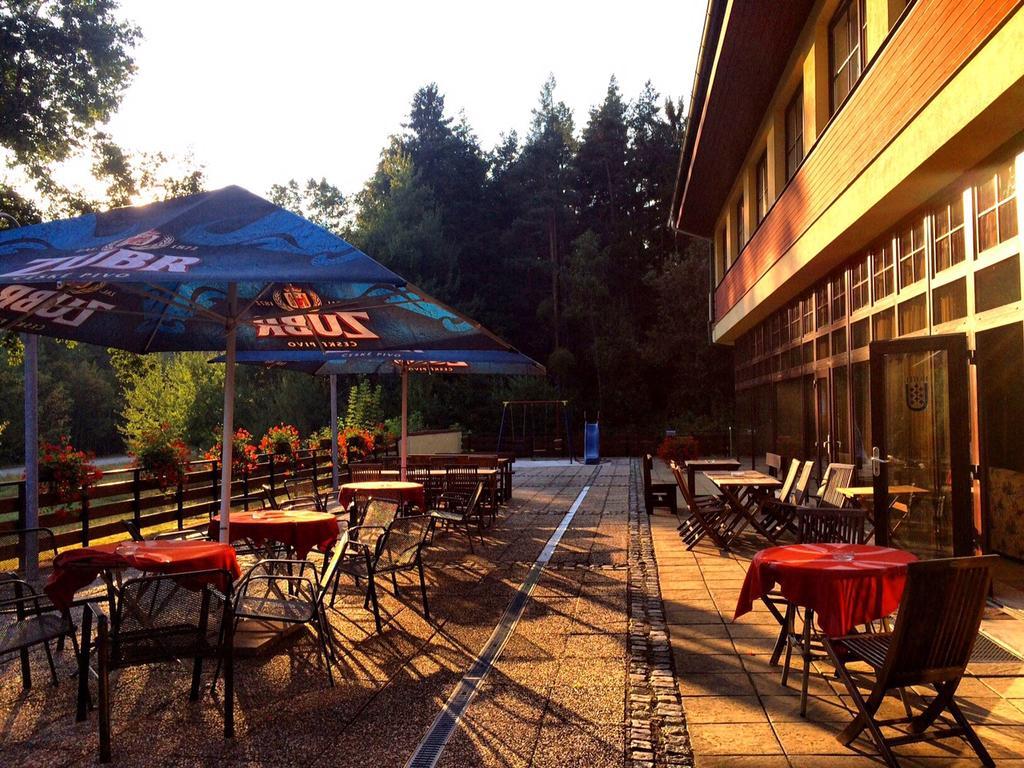 Hotel Annahof Domasov ภายนอก รูปภาพ