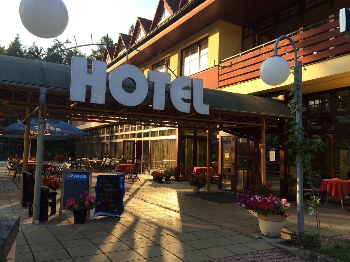 Hotel Annahof Domasov ภายนอก รูปภาพ